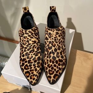 Dolce Vita calf skin leopard booties